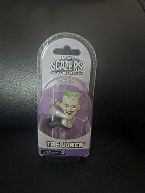 DC Neca Scalers The Joker Hanging Figure